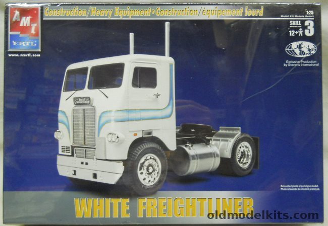 AMT 1/25 White Freightliner Semi Truck, 38340 plastic model kit